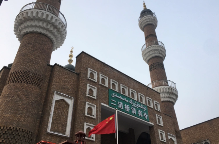 :  الصين-تنفي-تدمير-مساجد-الإيغور-في-شينجيانغ-750x492.png