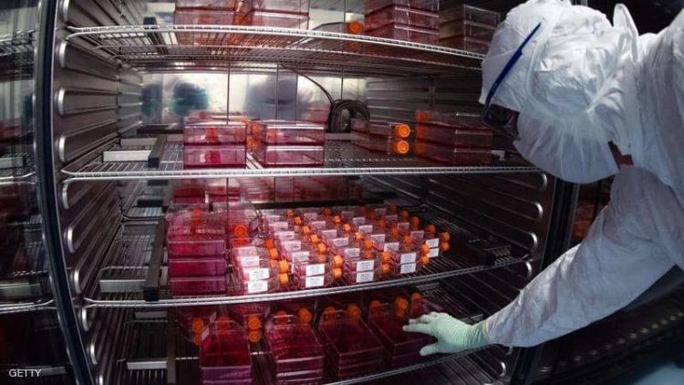 تسابق شركات الأدوية الزمن لتطوير لقاح لفيروس كورونا المستجد
