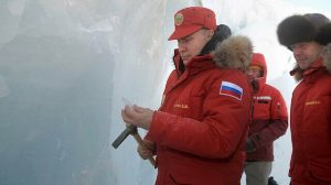 صور أقمار صناعية تكشف خطة بوتين السرية في القطب الشمالي