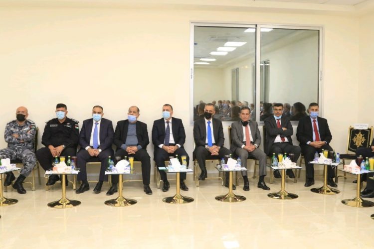 وزير الداخلية يرأس اجتماعا للمجلس الأمني والحكام الإداريين بمحافظة العاصمة