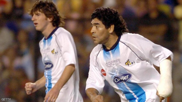 ميسي ومارادونا في فريق واحد في مباراة عام 2005