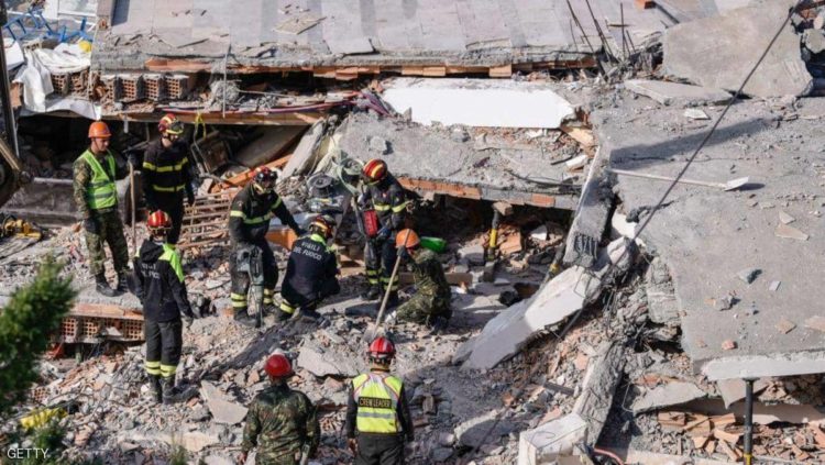 ارتفعت حصيلة الزلزال إلى 51 قتيلا.