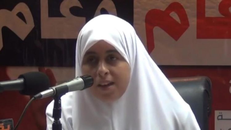 العفو الدولية أفادت بأن عائشة الشاطر تتعرض للتعذيب وسوء المعاملة (مواقع التواصل)