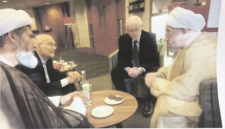 صورة أرشيفية من لقاء نائب مرشد الإخوان مع قيادات إيرانية في بريطانيا