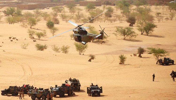 القوات الفرنسية تتدخل في شمال مالي خلال فبراير شباط 2013 (الفرنسية)