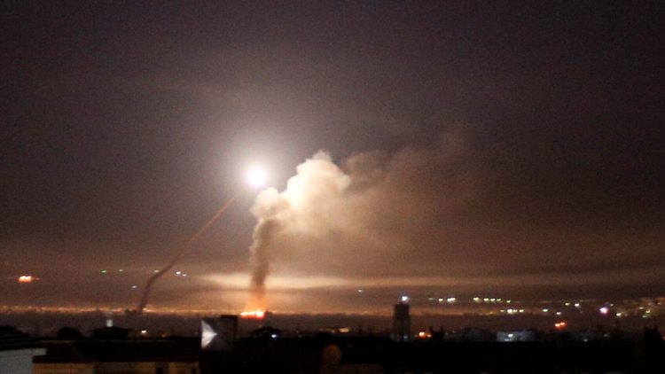 دمشق تعلن سقوط صاروخ إسرائيلي بريف دمشق