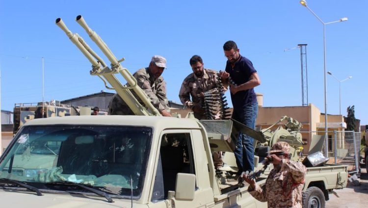 قوات حكومة الوفاق تقدمت على عدة محاور في طرابلس (رويترز)