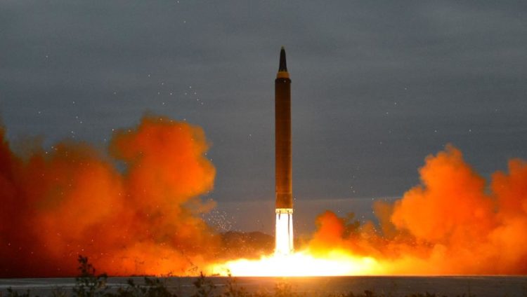 محللون يرون أن مثل هذه الاختبارات قد تساعد كوريا الشمالية على تصنيع صواريخ باليستية عابرة للقارات (رويترز)