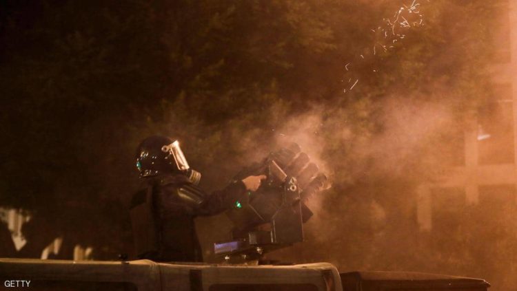 الأمن استخدم قنابل الغاز في تفريق المتظاهرين في بيروت