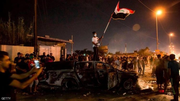 دماء في النجف.. مقتل متظاهرين في هجوم لأنصار التيار الصدري