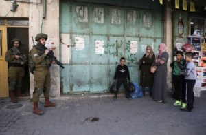 اندلعت مواجهات مع قوات الاحتلال التي اقتحمت حي عبيد ببلدة العيسوية وبلدة الطور في القدس المحتلة