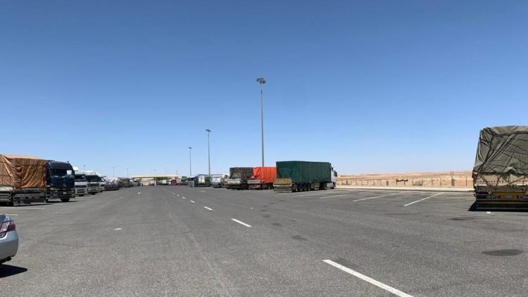 تخليص البضائع القادمة من الخليج في مركز حدود العمري