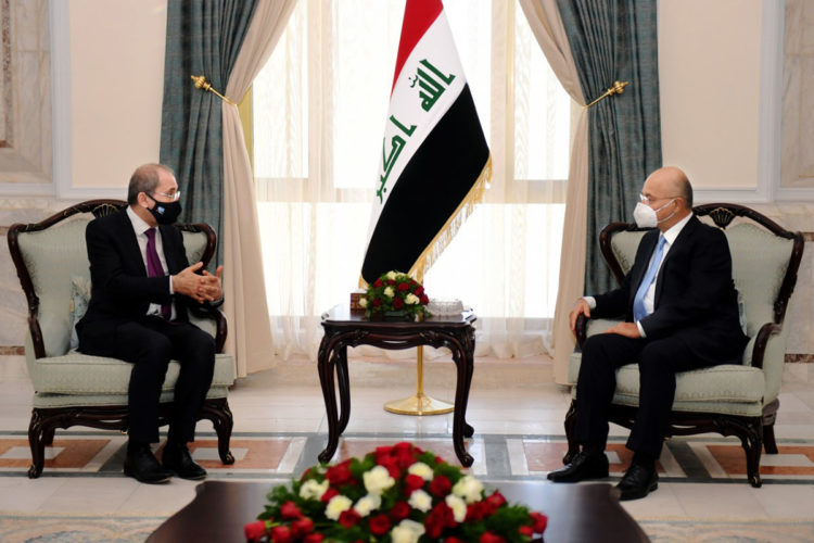 وزير الخارجية ينقل رسالة من الملك للقيادة العراقية ويلتقي مسؤولين