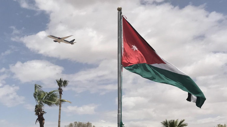 طائرة تقلع من مطار الملكة علياء متوجهة لإجلاء أردنيين من إحدى الدول جراء انتشار فيروس كورونا فيها