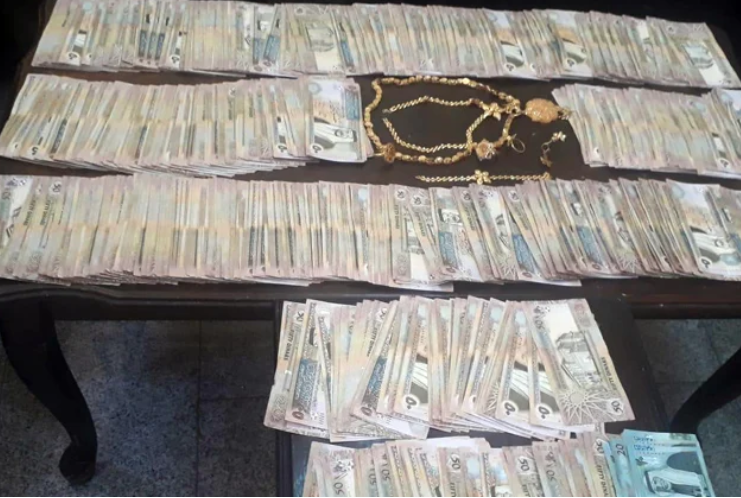 البحث الجنائي يستعيد مبالغ مالية سرقت من منزلين في عمان