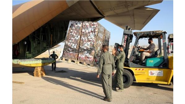 طائرة مساعدات أردنية تصل إلى لبنان
