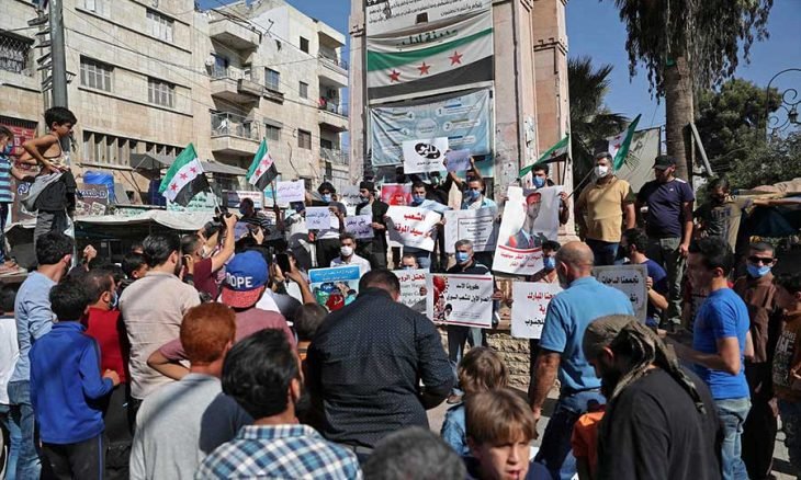 مظاهرة تطالب بإسقاط نظام الأسد في درعا