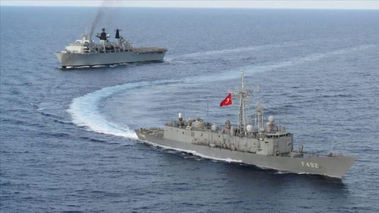 البحرية التركية والبريطانية تجري تدريبات في شرق المتوسط