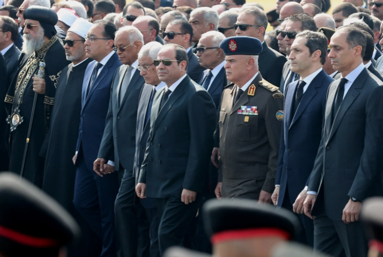 السيسي خلال جنازة الرئيس الراحل مبارك