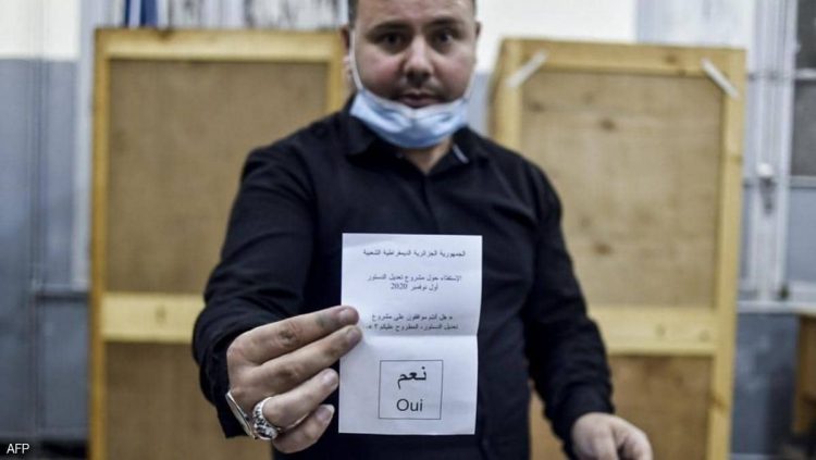 نسبة إقبال ضعيفة على التصويت باستفتاء الجزائر لتعديل الدستور
