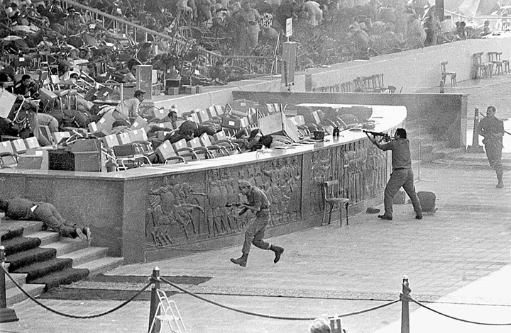 وثيقة إسرائيلية سرية تنبأت باغتيال السادات عام 1981