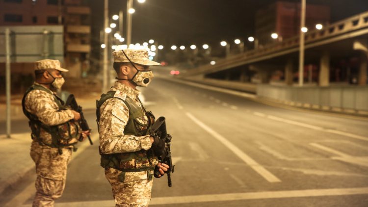 القوات المسلحة تنتشر على مداخل ومخارج المحافظات والمدن تزامناً مع عيد الميلاد