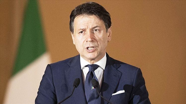 رئيس وزراء إيطاليا يقدم استقالته الثلاثاء