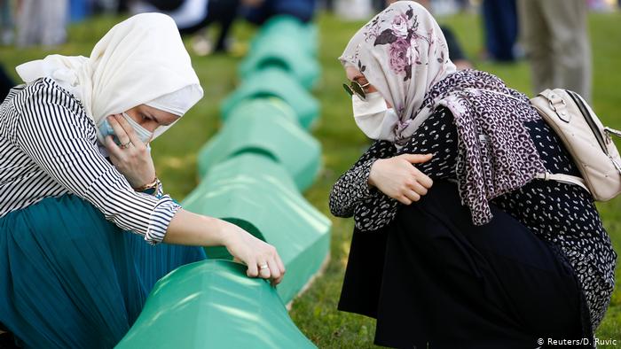 أهالي ضحايا مذابح البوسنة