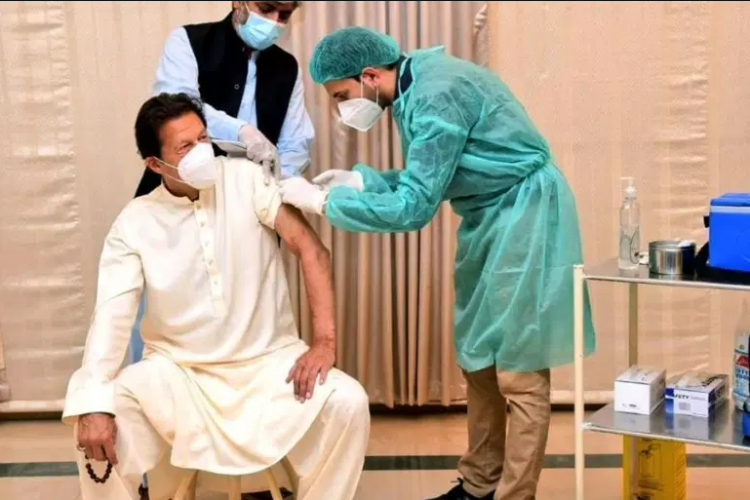 إصابة رئيس الوزراء الباكستاني بفيروس كورونا