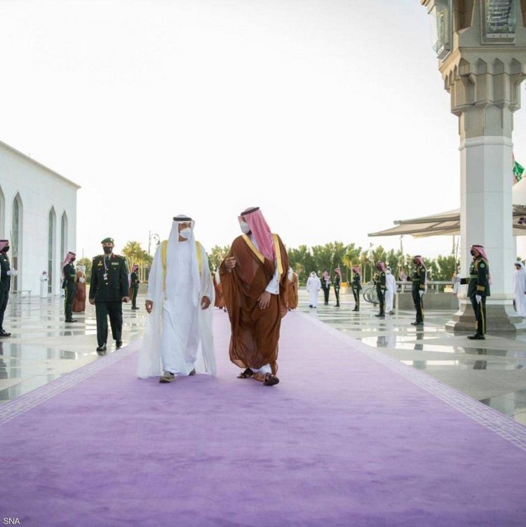 السعودية تعتمد السجاد البنفسجي لاستقبال ضيوفها الرسميين