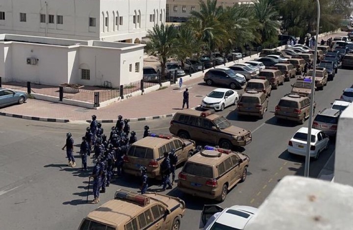 قمع احتجاجات نادرة في عُمان ضد الأوضاع الاقتصادية (شاهد)