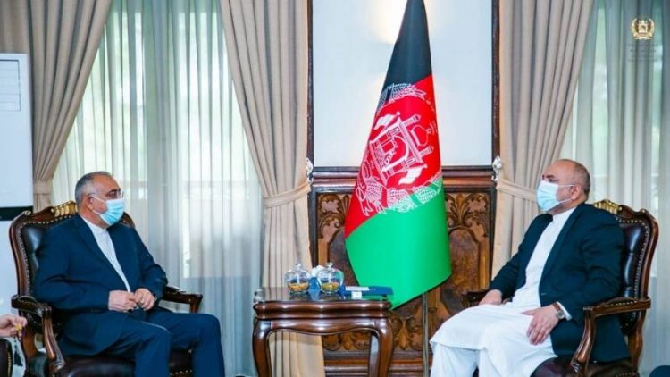 أفغانستان توافق مبدئيا على اجتماع ثلاثي مع إيران وباكستان حول عملية السلام