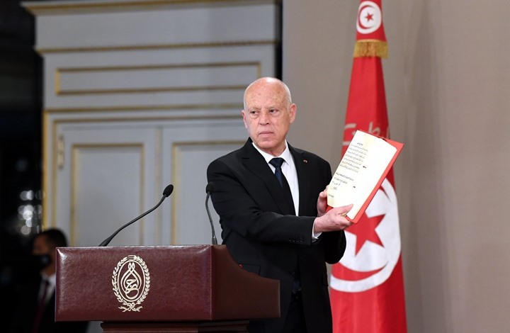 هل تستجيب الأحزاب لدعوة الرئيس التونسي بتغيير نظام الحكم؟
