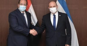 السيسي يدعو رئيس حكومة الاحتلال لزيارة مصر