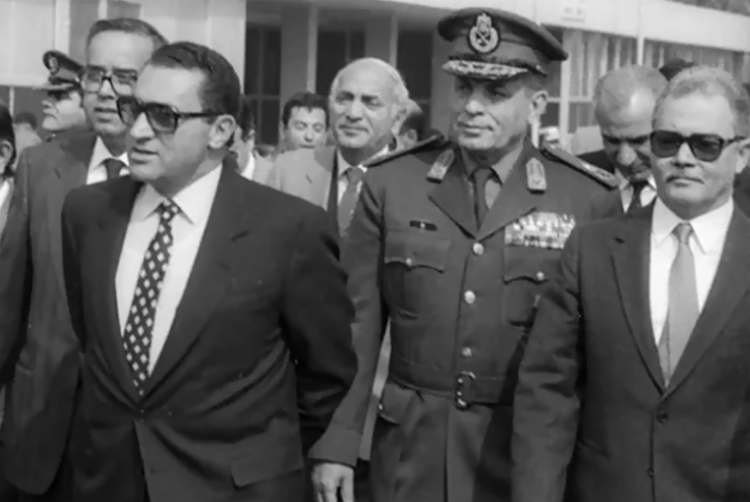 في ذكرى وفاة المشير أبو غزالة.. لماذا أقاله الرئيس مبارك من منصب وزير الدفاع؟