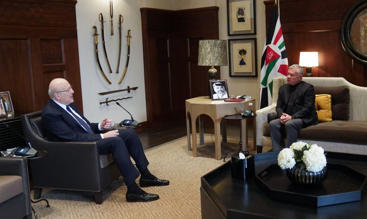 الملك يستقبل رئيس الوزراء اللبناني