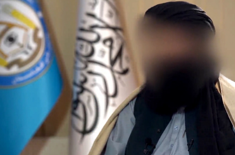 وزير الداخلية الأفغاني سراج حقاني في أول ظهور إعلامي له
