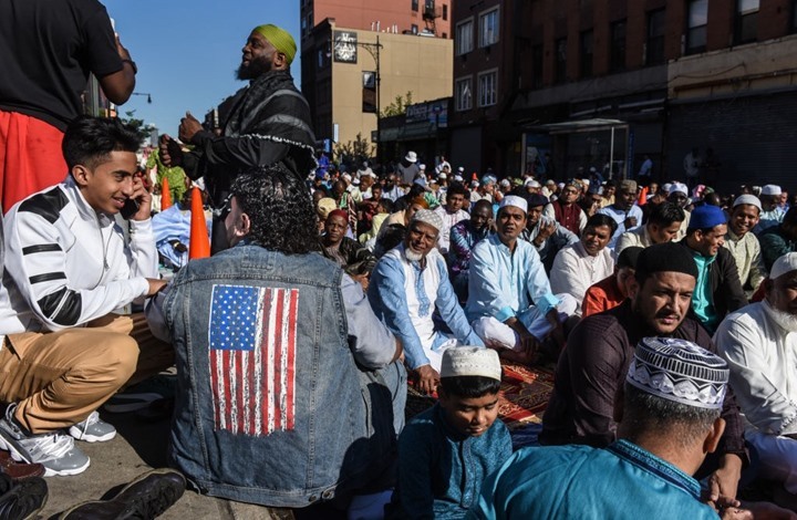 إجمالي زكاة المسلمين في أمريكا بلغ 1.8 مليار دولار