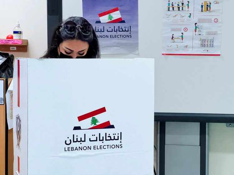 إغلاق صناديق الاقتراع في لبنان وبدء عمليات الفرز