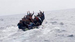 انطلق من ليبيا.. فقدان 76 مهاجراً إثر غرق مركب قبالة سواحل تونس