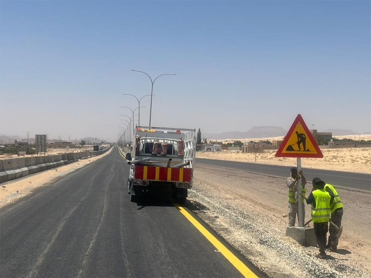 الأشغال تعلن عن تحويلات مرورية على الطريق الصحراوي