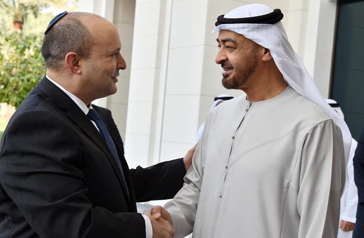 رئيس وزراء الاحتلال يصل الإمارات بدعوة من ابن زايد