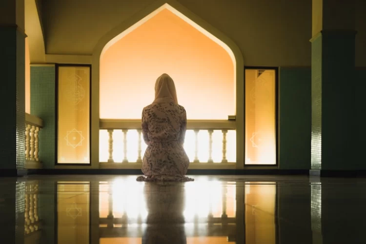 مسلمات يطالبن بتحسين أماكن صلاة النساء في مساجد المملكة المتحدة