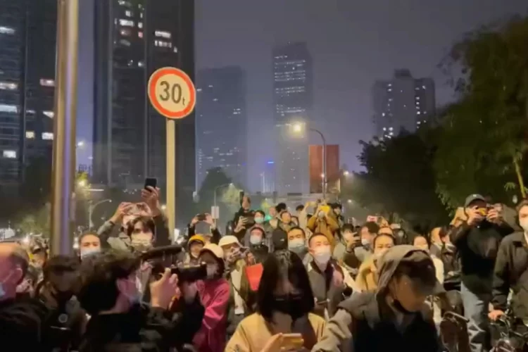 ماذا وراء احتجاجات الصين على سياسة "صفر كوفيد"؟