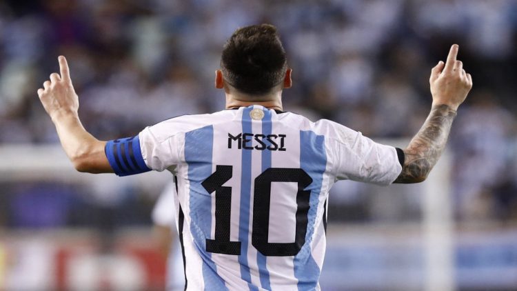 ميسي على رأس قائمة الأرجنتين في كأس العالم
