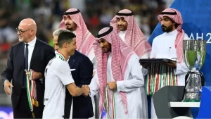 رونالدو يكشف حقيقة توقيعه لنادي النصر السعودي