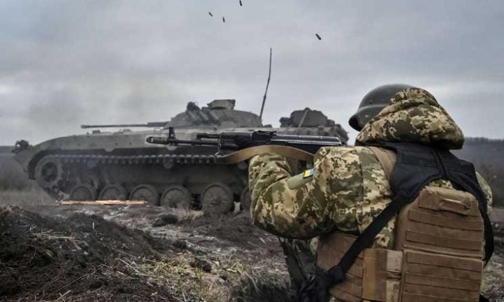 أوكرانيا تنسحب من سوليدار.. والكرملين يهدد بـ"حرق" الدبابات الغربية