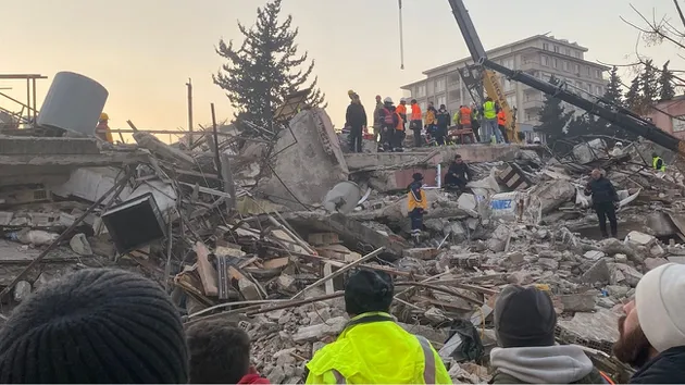 زلزالان قويان جنوبي تركيا شعر بهما سكان دول عربية مجاورة (شاهد)