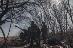 هجوم واسع بالمسيّرات على شمال أوكرانيا وبريطانيا تتوقع تراجعا روسيا في باخموت