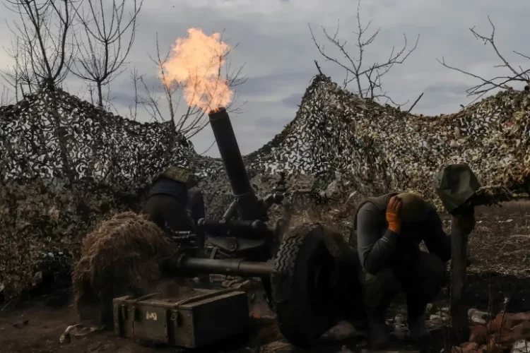 أوكرانيا تحشد لهجوم معاكس في باخموت ورئيس فاغنر يسخر من قادة الجيش الروسي